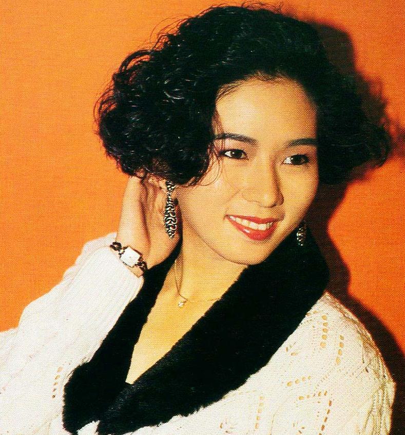 蒋佳恩|罗慧娟：大她16岁的老公，当了两个孩子的继母也很快乐