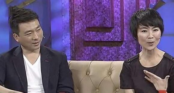 春妮|丁克八年被抛弃,二婚竟嫁给了央视主持人,有女儿的家庭一定要看