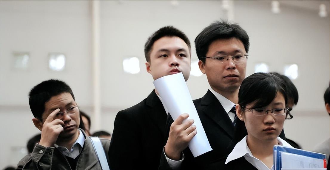 薪水|3类职业不惧“中年危机”，薪资翻倍还“不怕老”，趁年轻早规划