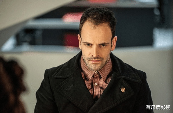 美剧|盘点八部“老年台”CBS经典高分美剧:悬疑、犯罪、喜剧口碑炸裂