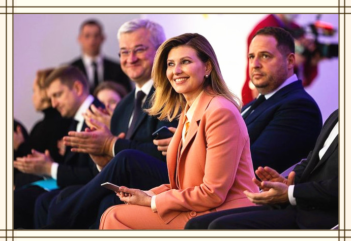 职场故事|乌克兰第一夫人衣品绝佳,西装穿出甜美感,笑容很有感染力