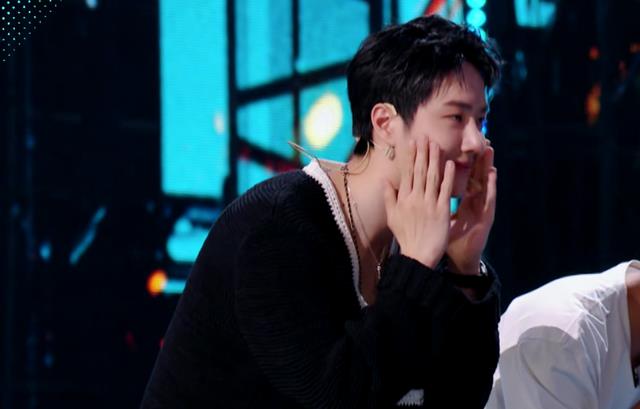 王一博|大张伟带王一博“云”活跃各大综艺,王编剧拉大老师来这就是街舞