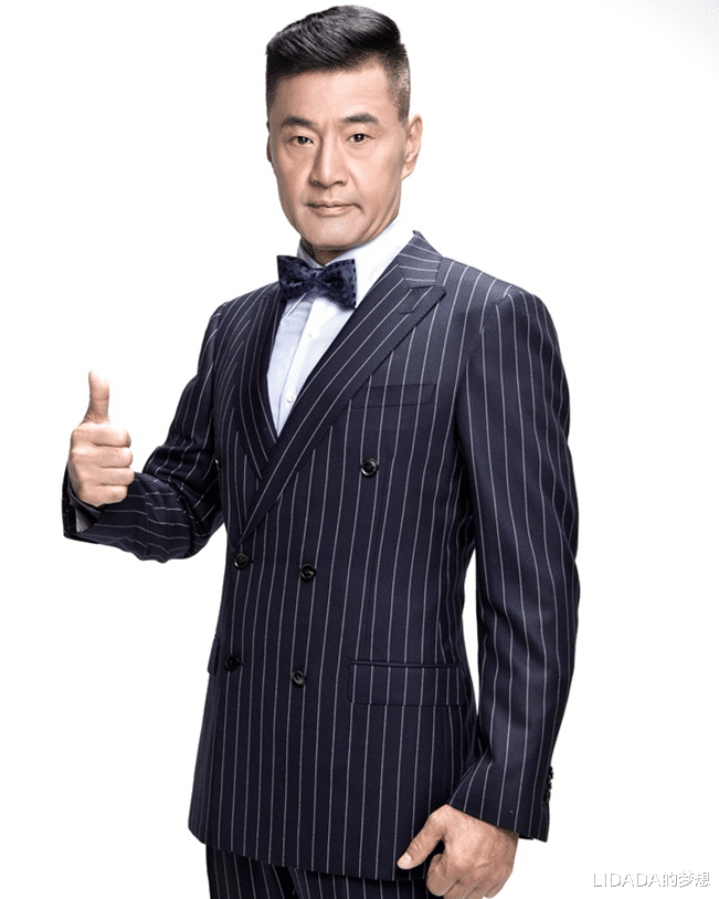 于荣光|于荣光：一生洁身自好无绯闻，与初恋恩爱35年，为何63岁被离婚？