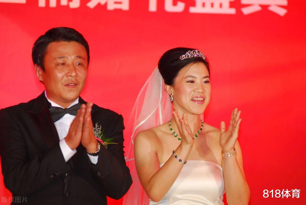 王楠|贴心小棉袄! 王楠女儿为巨富父亲烤羊肉串, 郭斌: 闺女亲自动手为我接风