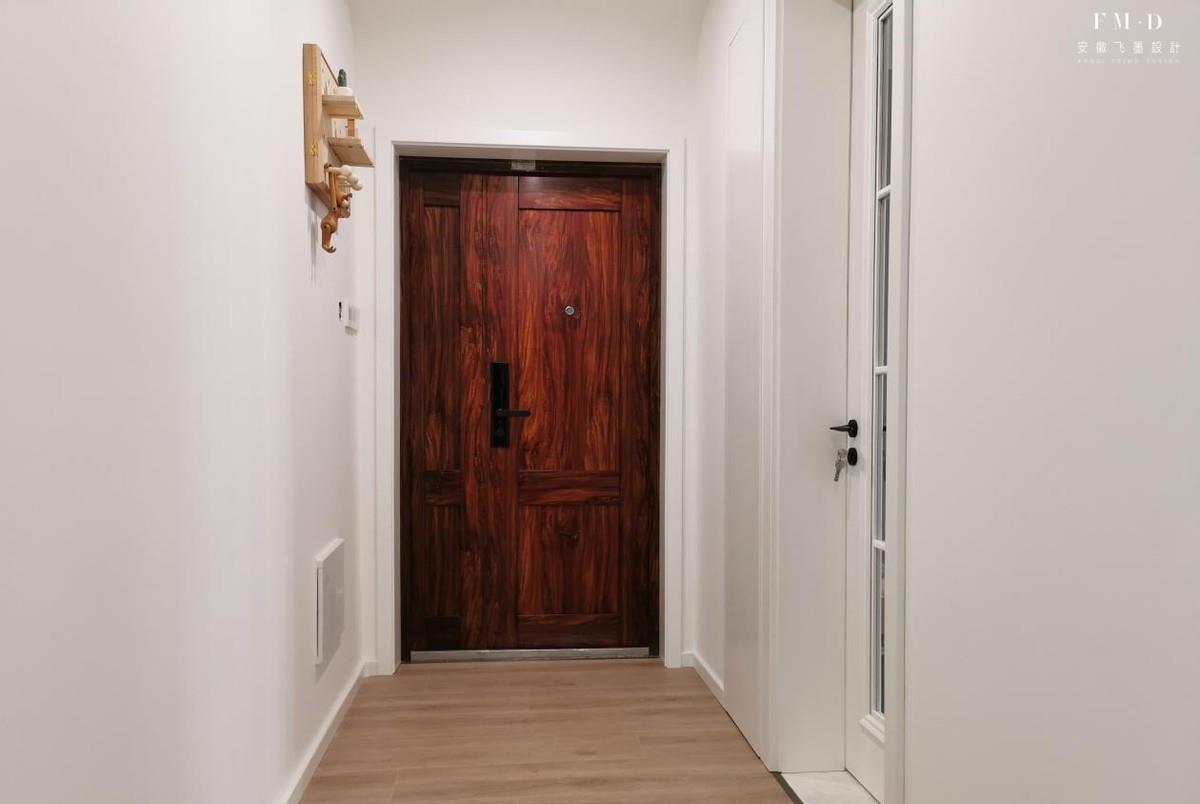 进门一边承重墙,一边厨房,鞋柜放哪?想出3招最后一个挺大胆