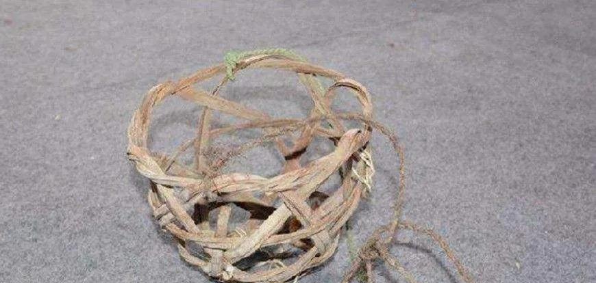 几十年前的老物件,如今已经难觅踪迹,看到后眼眶湿润了