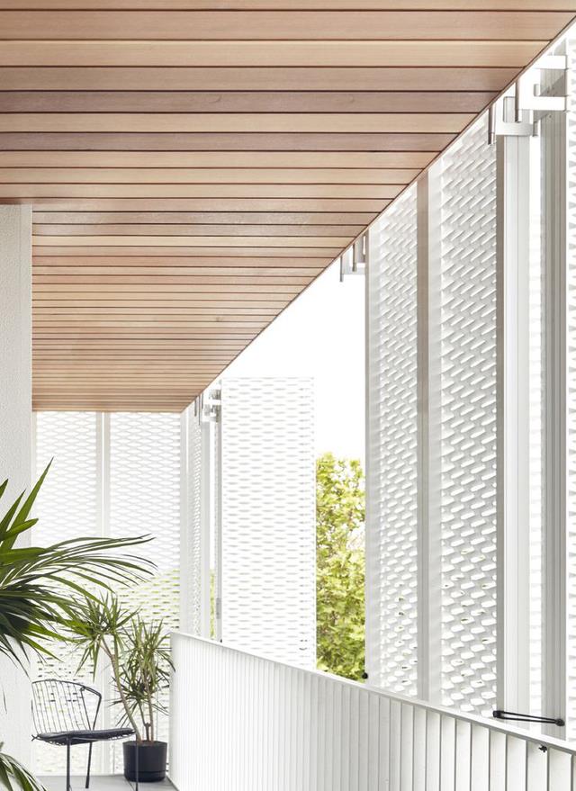 跟风装折叠玻璃封阳台,无法装防晒帘,该怎么遮阳防晒?四招教你