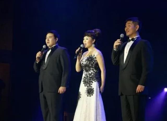 春晚|80后美貌歌唱家,曾受邀登上春晚舞台,却为了名利成为大贪的情妇