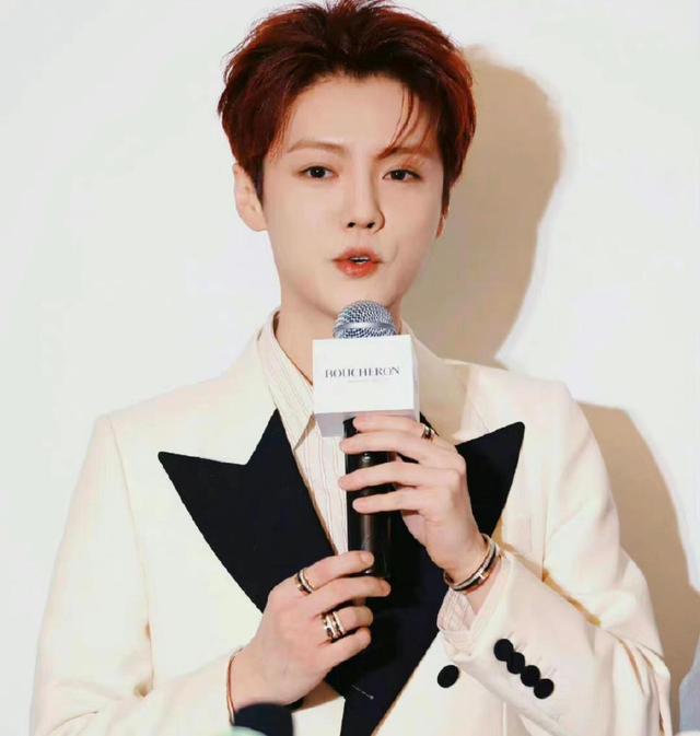 |把鹿晗拍得又胖又丑，搜狐娱乐被鹿粉骂上热搜