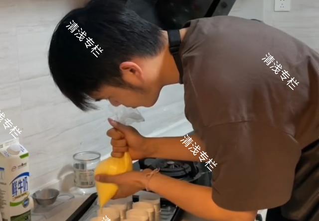 菜谱 女友太漂亮，男子做美食把她喂胖，女友要去健身男子再变“私教”