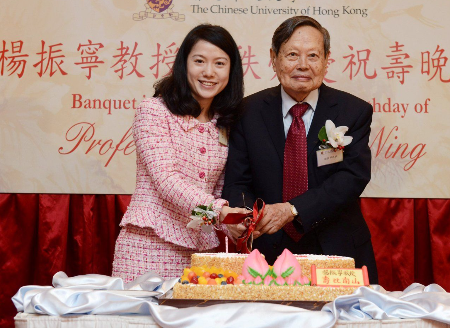 杨振宁|杨振宁公开表示：自己过世后翁帆可以改嫁，那她能分得遗产吗？