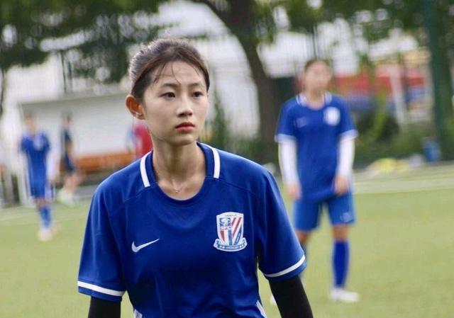 中国女足|中国女足现役球员中，谁最漂亮？