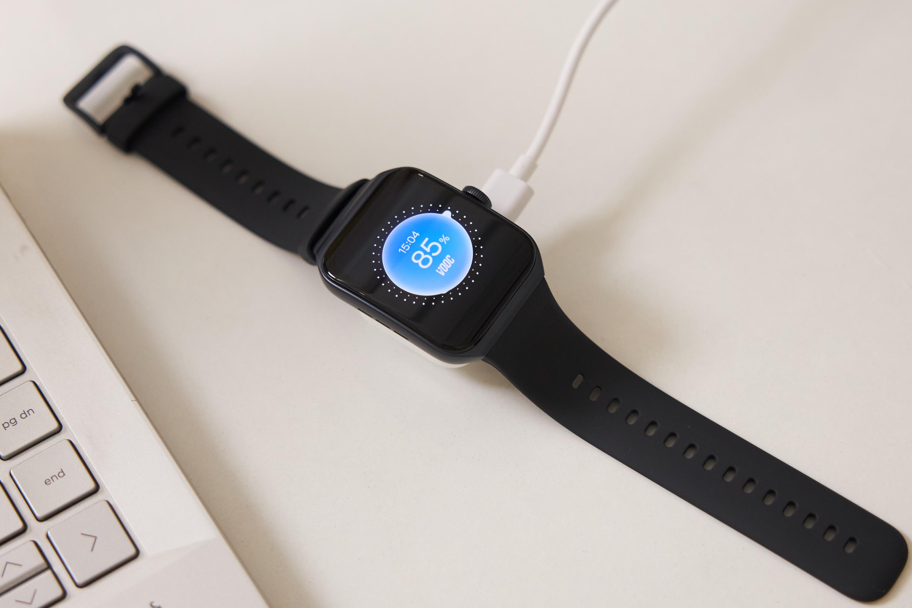 Apple Watch|最低399元起,究竟谁才是你年终换表最佳选择?