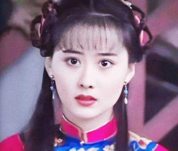 刘亦菲|同样是少女的年纪，有的女星已经出落成美人，有的却让人不忍直视