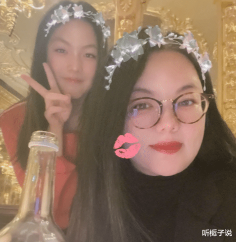 王诗龄|李湘与女儿在英国过春节!现身高档餐厅,王诗龄减重58斤很漂亮