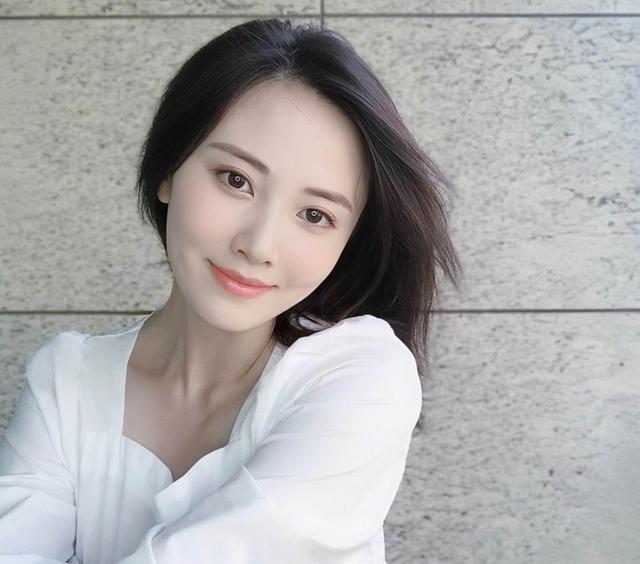 TVB|TVB知名女星演气质名媛,与男主角激吻到嘴唇变形