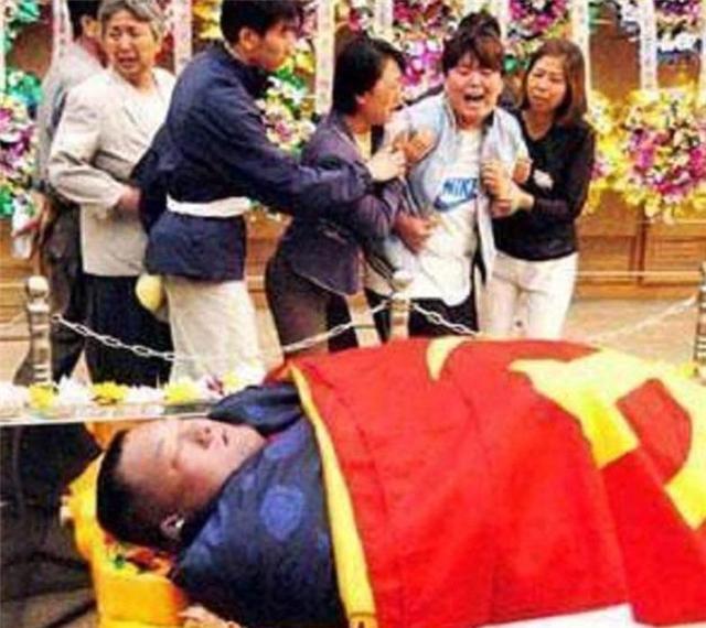 举重|举重英雄才力：8年夺60个冠军，退役后成保安，33岁得病去世