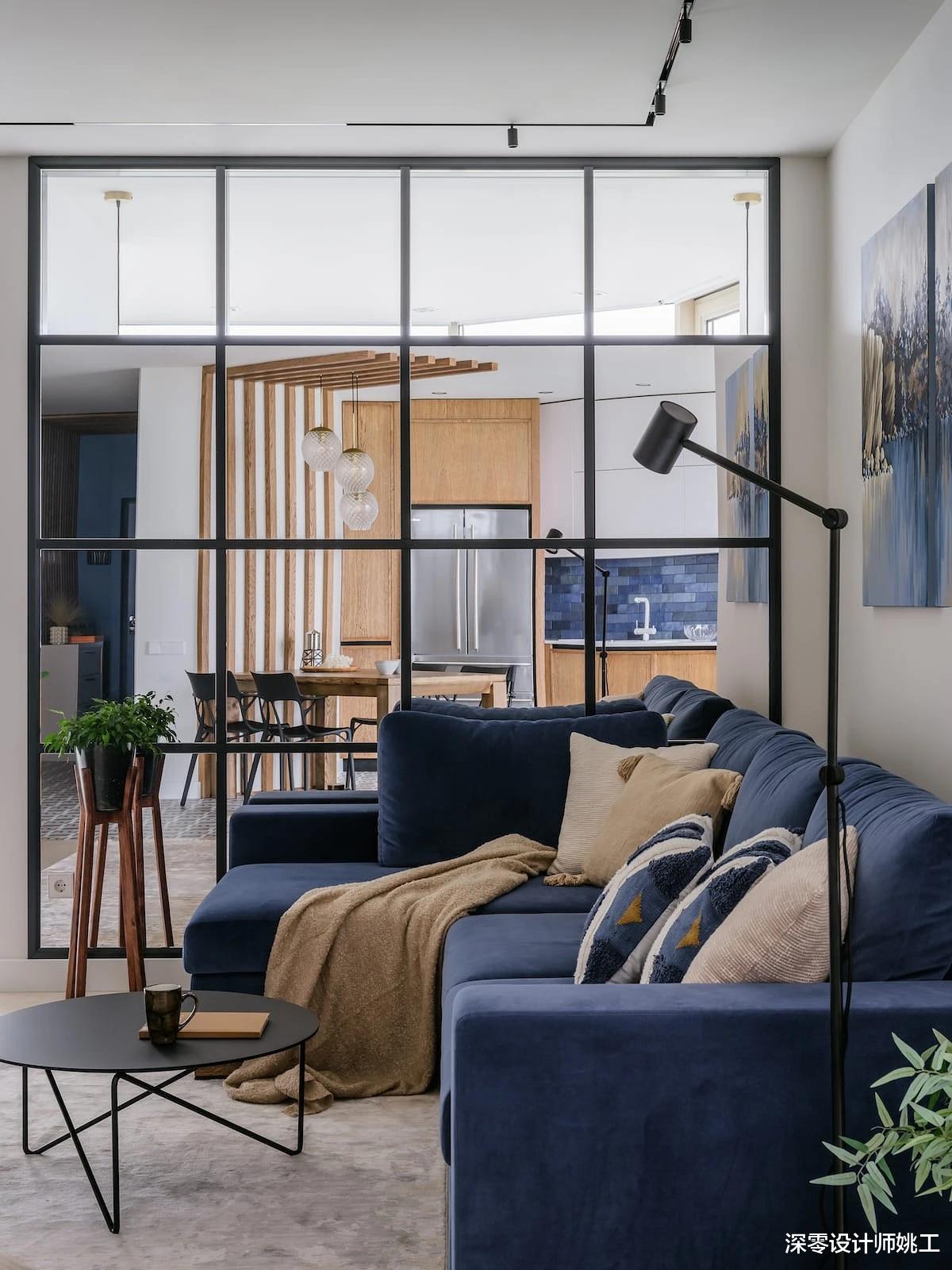 92㎡清爽的三居室,阳台改成休闲室,大全景窗户看着格外地明亮