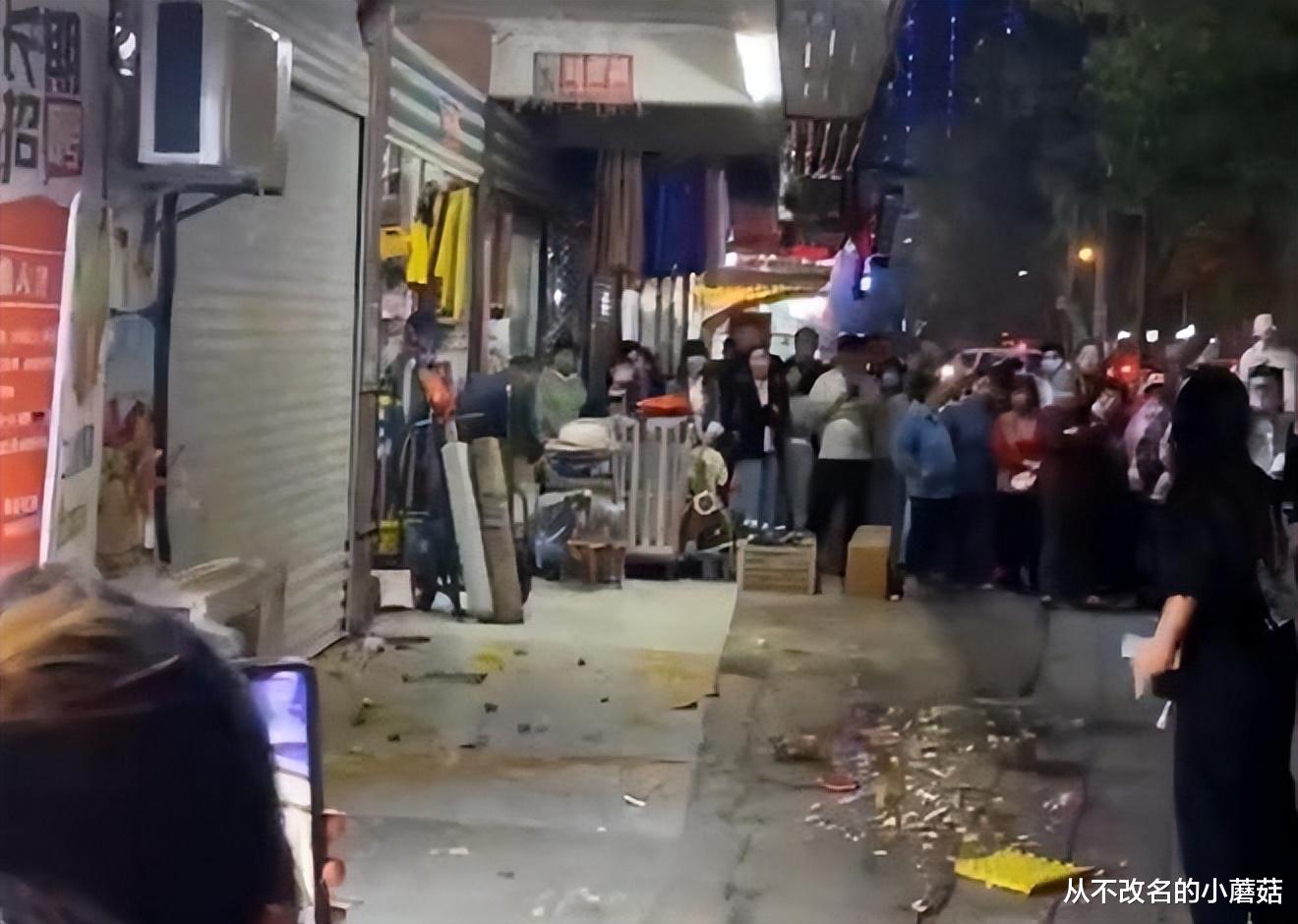 疑似丈夫出轨，湖北一烧烤店老板娘跳河轻生，被女网红所逼？