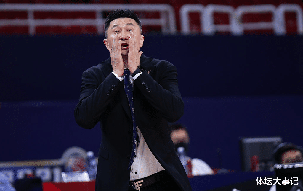 广东男篮|恭喜！广东续约2名00后小将，合同5年起，杜锋全力培养周鹏接班人