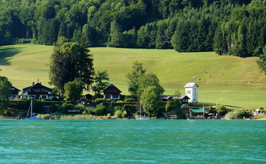 希腊|奥地利中部的湖区，严格来讲不算特别小众，但风景的确没的说