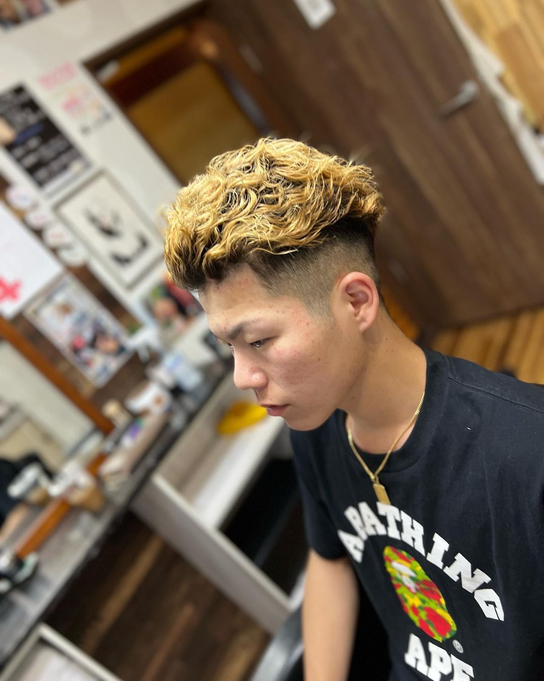 烫发 最具人气男士发型15款，寸头背头烫发头，帅气不落伍