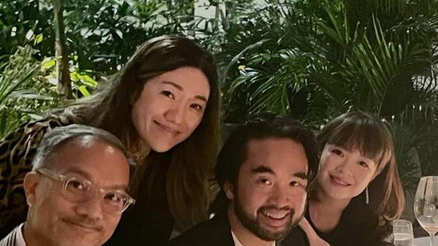 刘嘉玲|刘嘉玲为百亿富豪庆生！对方满脸胡须仍帅气，妻子气质不输刘嘉玲