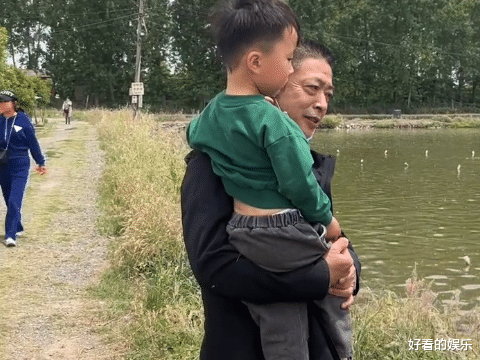 奇奇|一家亲！许妈姚爸来河南，和亲家陪奇奇悦悦过六一，网友：祝福