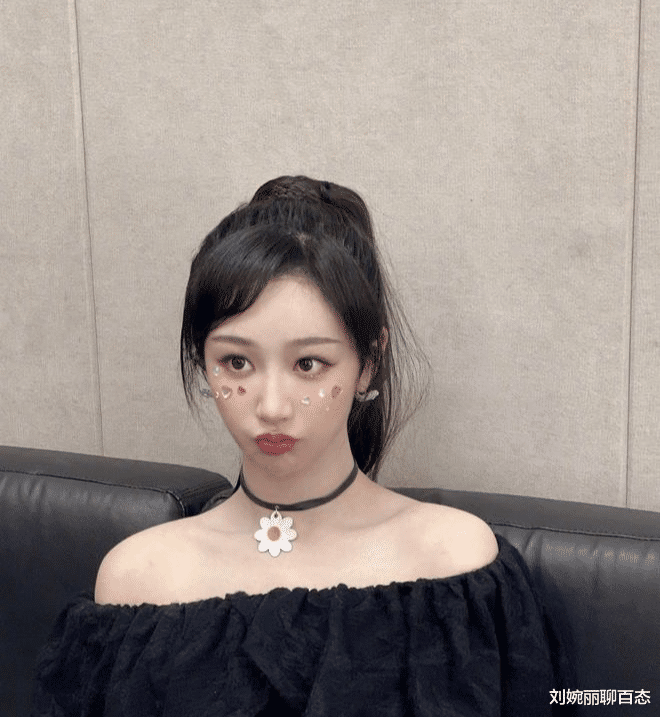 杨紫|杨紫和刘学义事件:喂蛋糕是错位图,和张雪迎事件性质不同