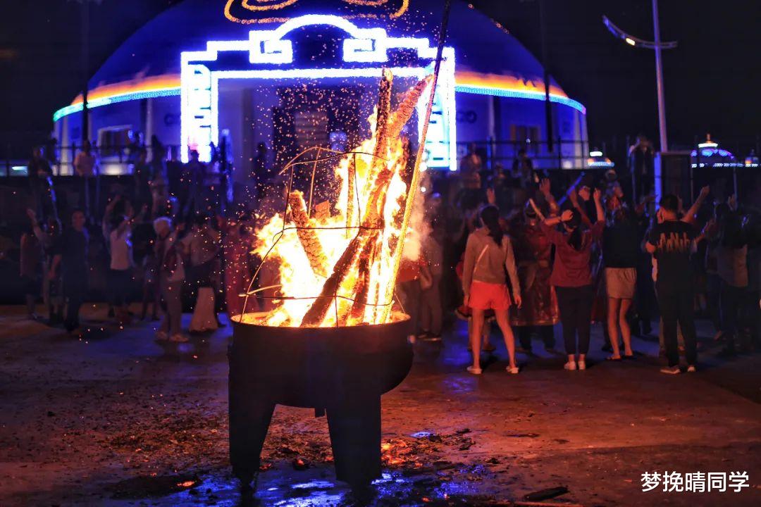 古镇|夏天去哪避暑?七八月还要穿外套的这五个地方,凉快又好玩