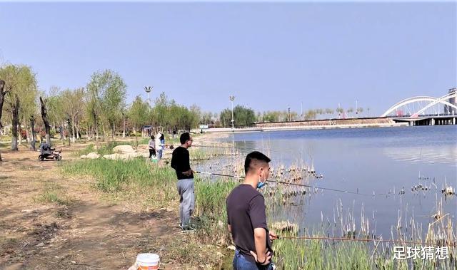 |夏季钓鱼找钓位，这些地方是空军钓位，这种地方才是黄金钓位