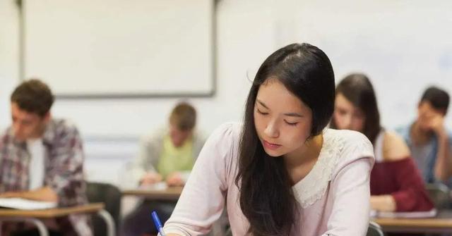 大学生|中铁职员深陷“离职潮”，现在大学生怎么了？辛苦上岸却又离开