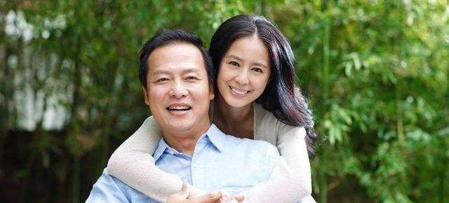 50岁的“丁克族”后悔了,年轻时潇洒自在,如今还是抵不过现实!