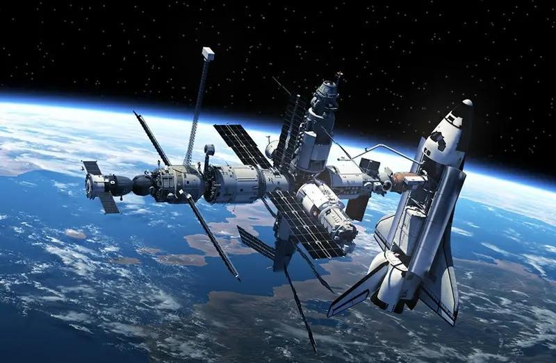 空间站为什么只飞400公里高,就不能再飞高一点吗?看完就明白了