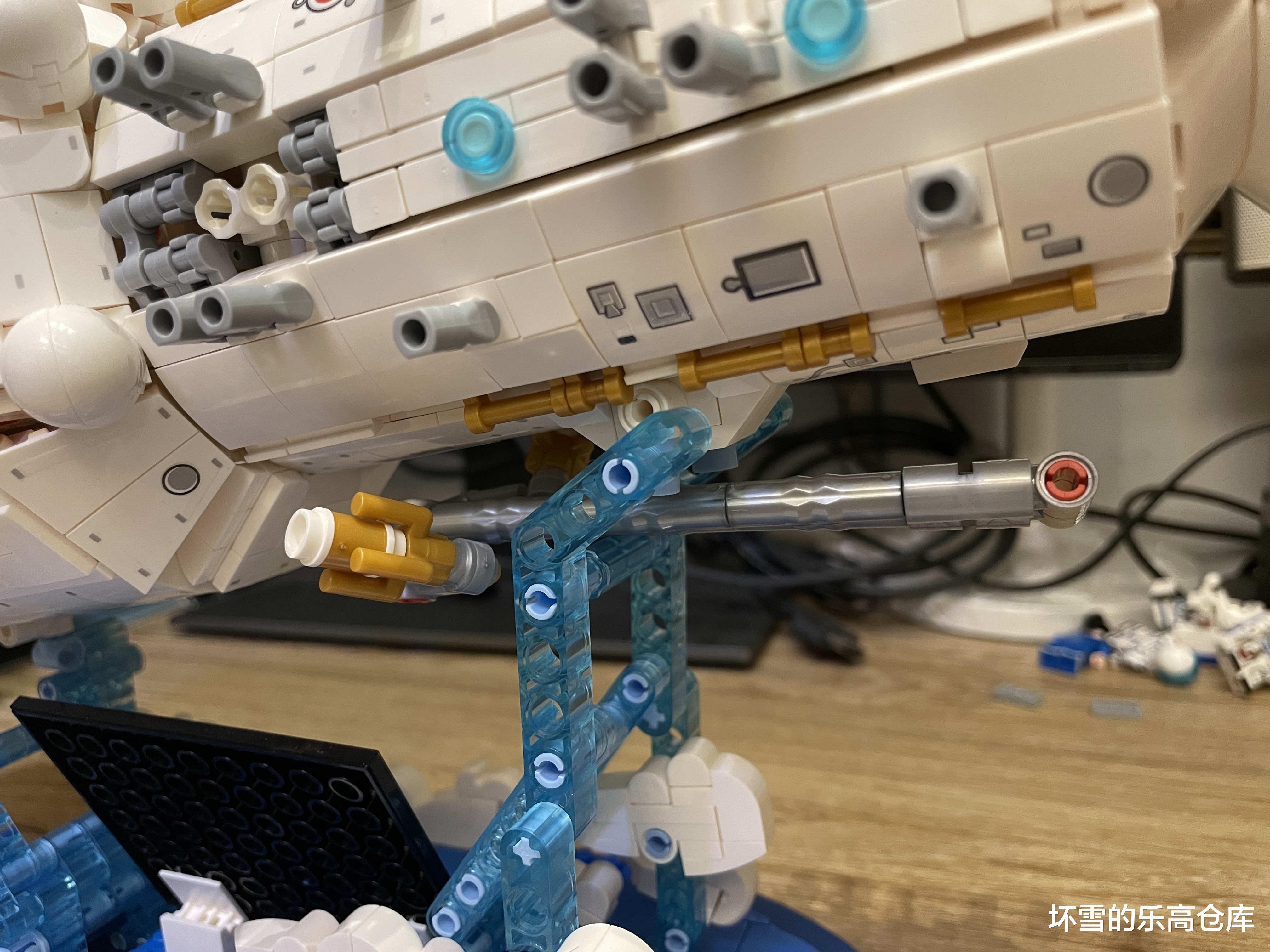 展翅太空的钢铁雄鹰,森宝203337空间站核心舱评测