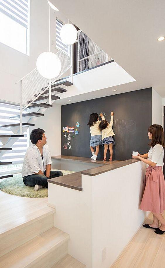 现浇楼梯,师傅这招高明:一二层踏步延伸1米,砌个地台能坐能躺