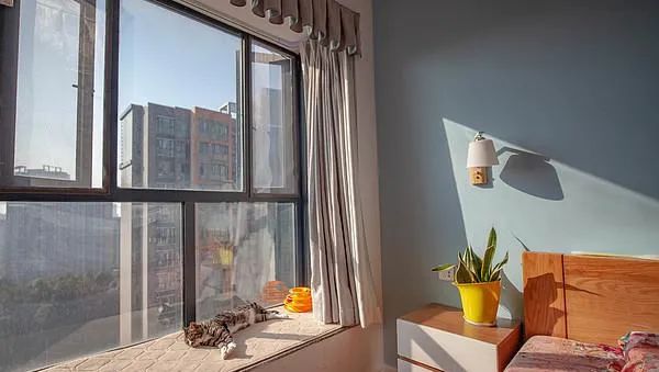 125平新房装修花8万,客厅的阳台改成餐厅,现在已经入住