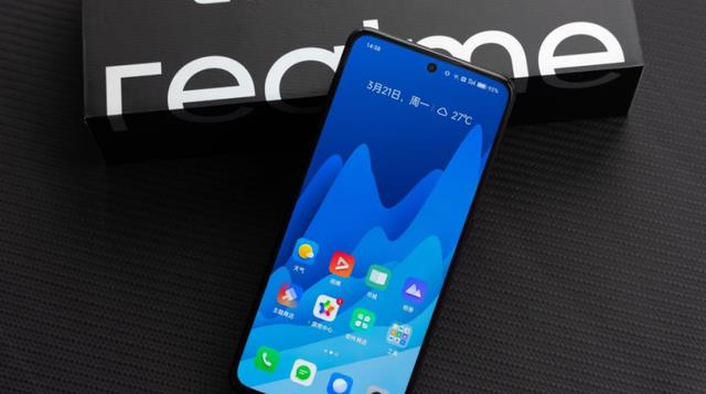 realme|值得吗？150W新机开卖，12+256G才是2799元，高了还是低了？