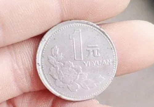 出远门时,为什么要给冰箱里放一枚硬币?