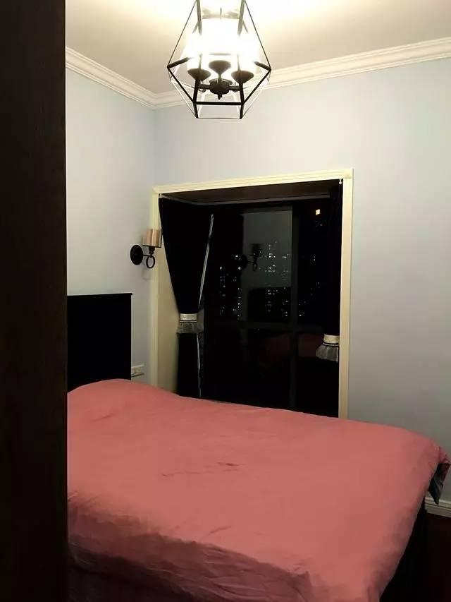 128平米的4居室,客厅改小隔出书房,电视墙只装石膏线也超美