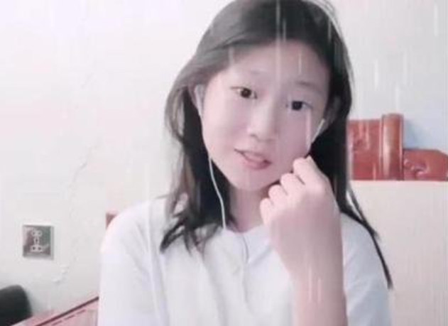 小沈阳|小沈阳女儿“整容式长开”,曾被质疑最丑星二代,如今长成这模样!