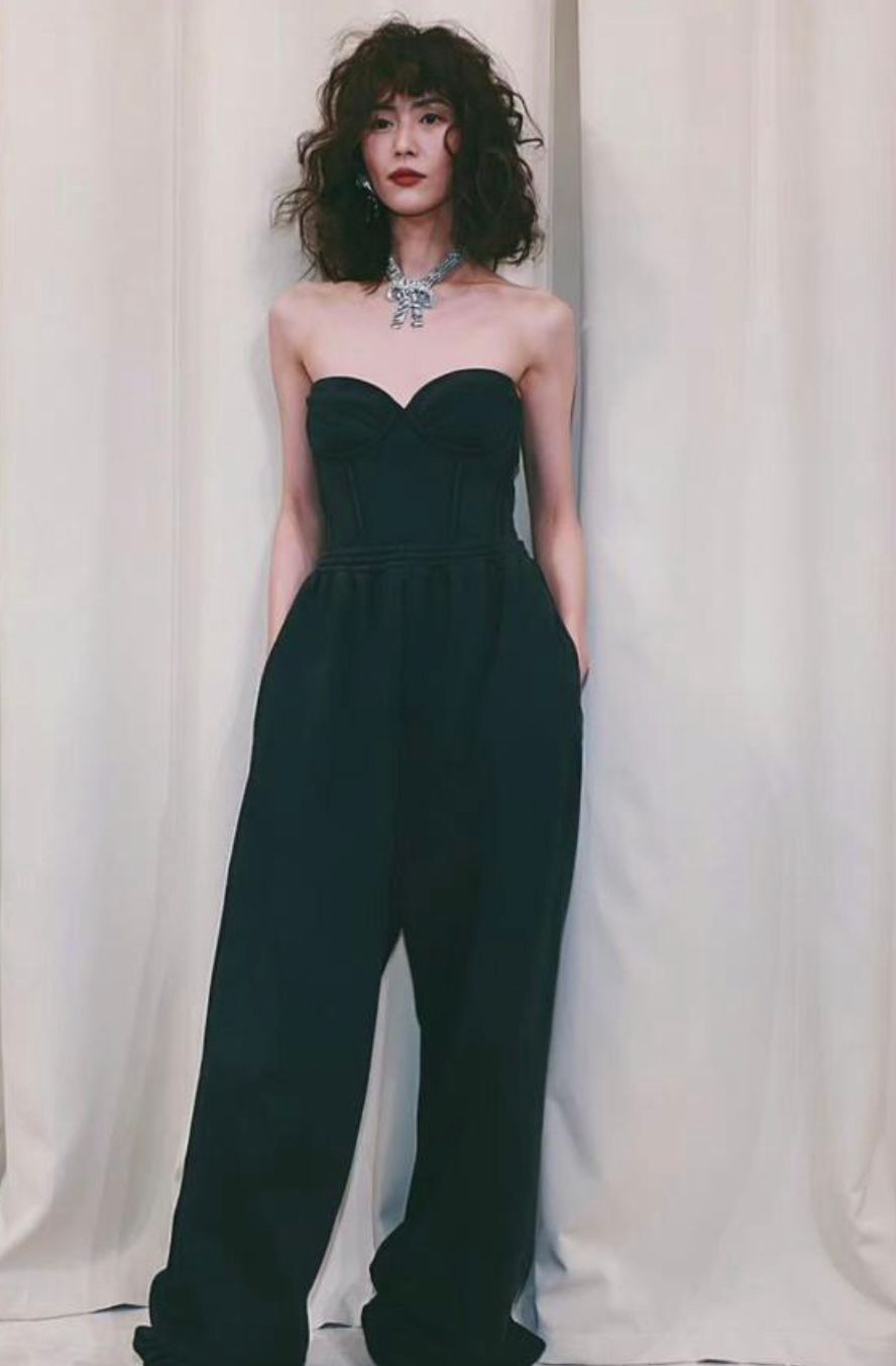 龚俊 没有刘雯的气质，别轻易尝试老土的“阿姨卷”，一般人真驾驭不了