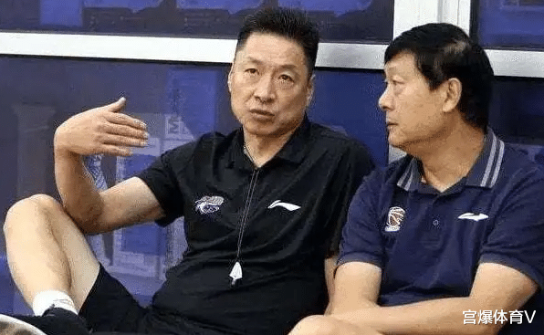 热火队|冠军主帅离队！告别CBA赛场 打造上海男篮未来