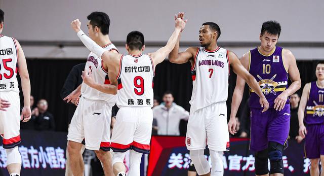 赚钱赢球两不误!两大NBA冠军球员加盟广州,郭老叔手里有牌了!