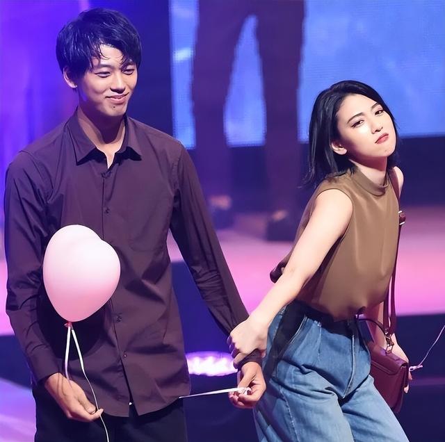 三吉彩花|《今际之国的闯关者2》三吉彩花不仅长相高冷美艳,还拥有大长腿