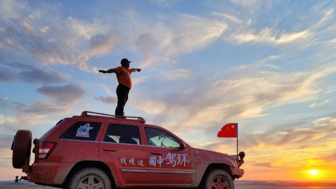中国勇士|70岁前去不枉此生！沿着中国地图自驾，跨越3万公里，越玩越疯狂