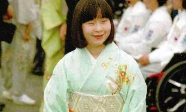 日本皇太后基因太强,后代全是眯眯眼,王妃再美都无法挽回颜值