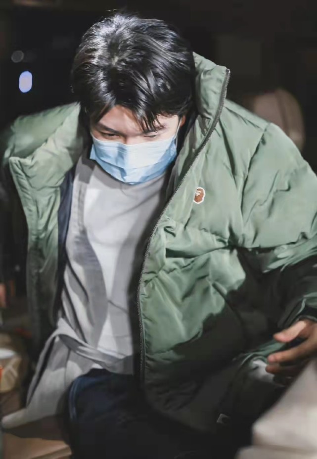 易烊千玺|易烊千玺现身2022春节彩排,连续七年受邀参加春晚