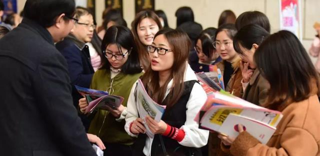 招聘|“社招和校招”有何差距?看完你就明白了,别等就业了才后悔不已