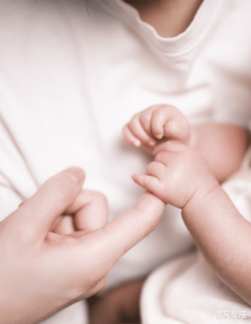 杨子姗|杨子姗官宣产女,首次分享孕期照,晒女儿鼻子和嘴巴